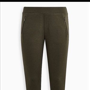 Relaxed fit jogger- lightweight ponte heather green